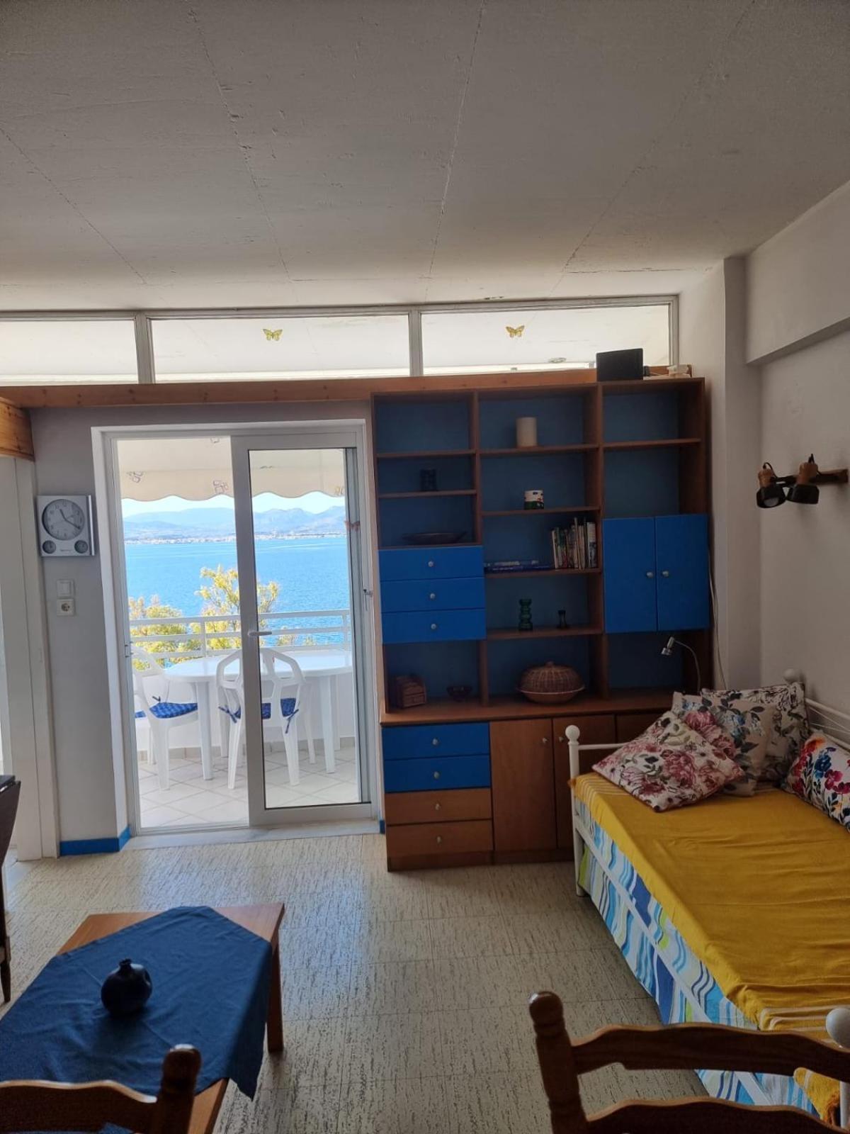 Atlas Apartment With Private Beach And Seaview Blue Loutráki Exteriör bild