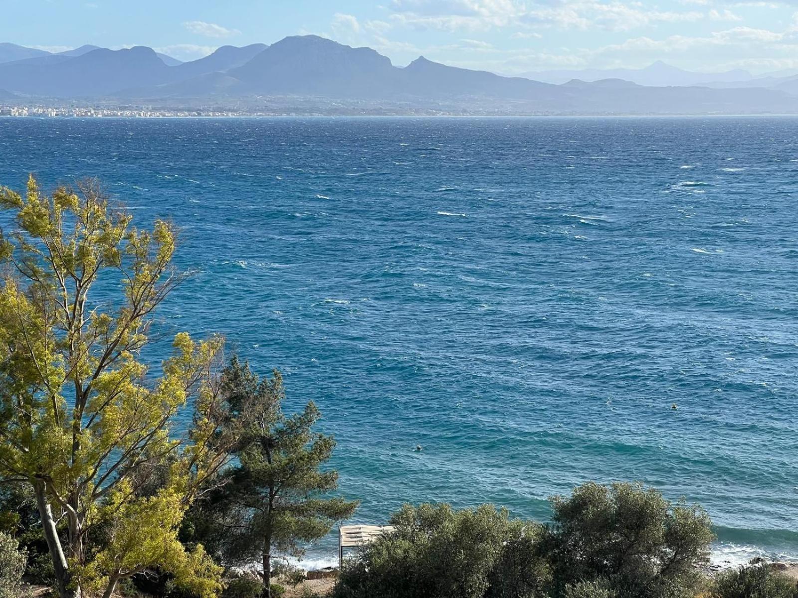 Atlas Apartment With Private Beach And Seaview Blue Loutráki Exteriör bild